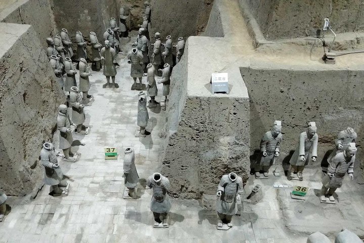 4-Hour Terracotta Warriors Tour With Hotel Pickup and Drop-off image