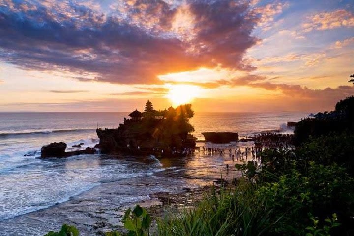 Half-Day Tour : Sunset Tanah Lot Temple with Taman Ayun Temple image