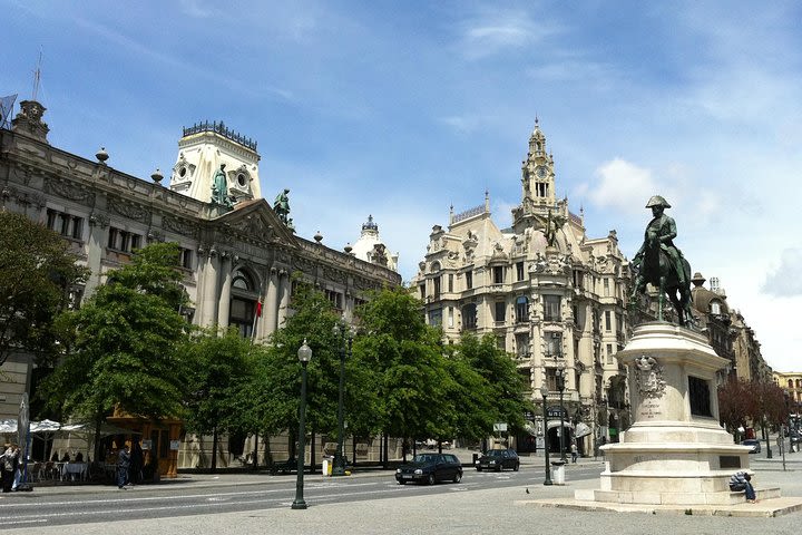 Private Walking Tour Porto with fast track to Lello bookstore image