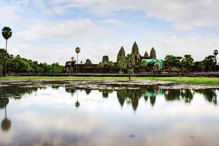 Angkor Wat Temple Private Tour image