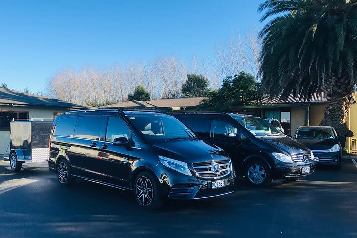 Exec. Minivan Transfer (Hotel/Residence to Airport 1-5 Passengers) Christchurch image