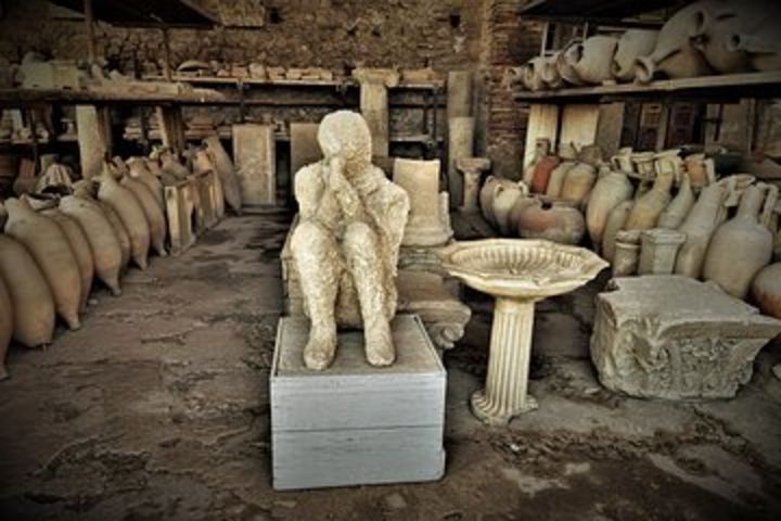 Pompeii 3-hour tour with archaeological guide image