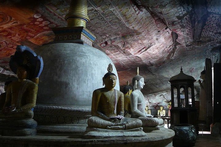 Private Full-Day Tour to Kandy and Dambulla from Sigiriya image