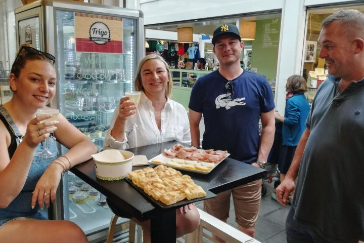 Testaccio Market & Pyramid Food Tour image