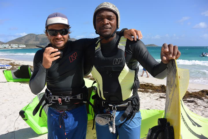 Kitesurf Semi-Private Lesson in St Maarten image