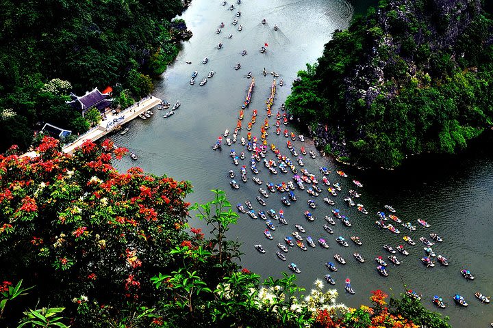 Perfume Pagoda Private Full Day Trip Including 1 way Electric Cable Car image