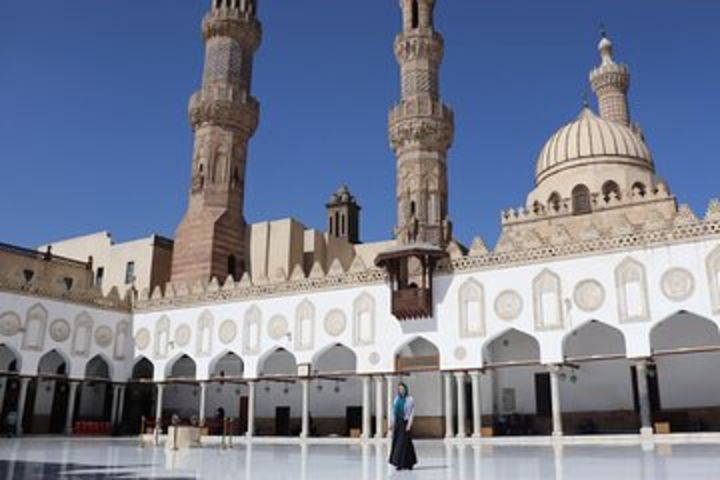 Walking tour AL Moezz street and khan el khalili Bazzar image