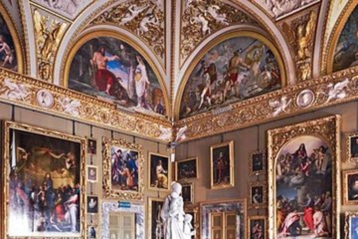 Small Group Skip the Line Uffizi Guided Tour with Free Walking Tour image