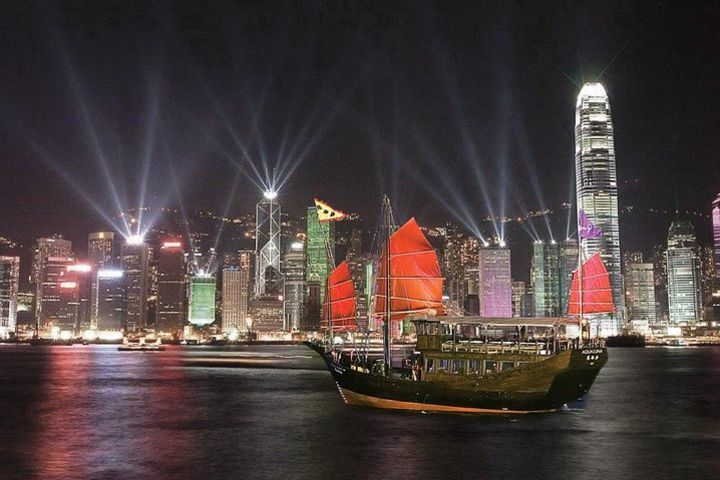 Aqua Luna: Symphony of Lights Cruise in Hong Kong image