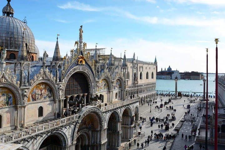 Morning Venice Walking Tour plus St Mark's Basilica Guided Visit image