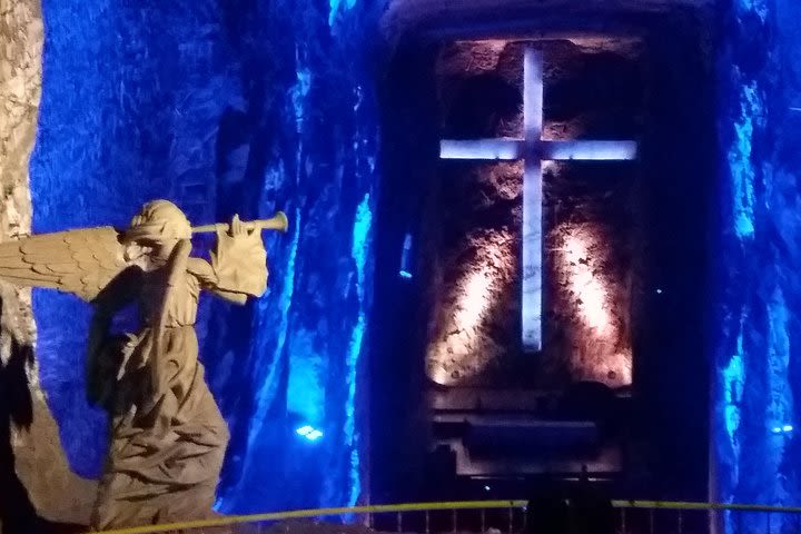 Private Salt Cathedral & Andrés Carne de Res Tour image