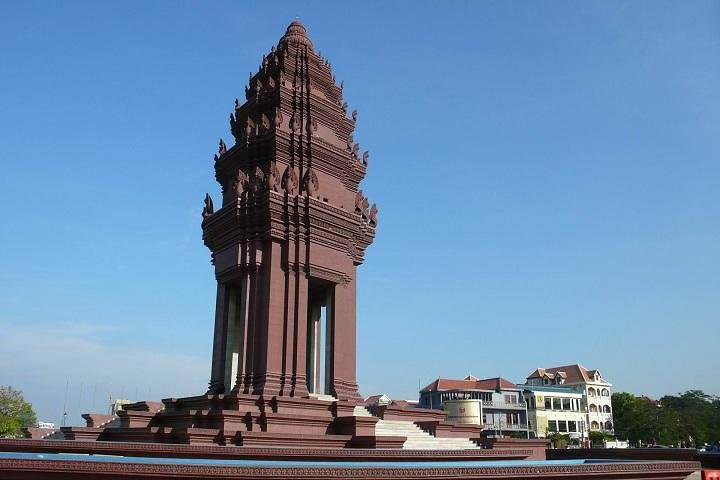 Private Tour: Phnom Penh City Tour with Mekong River Boat Trip image