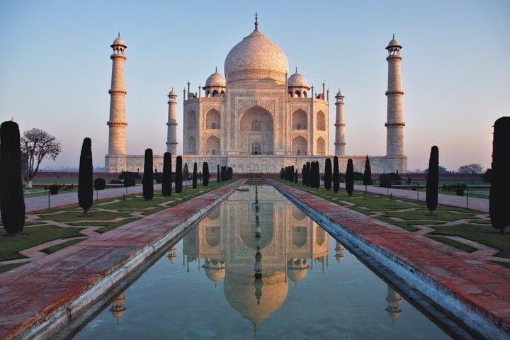 Taj Mahal private tour from Delhi with lunch & entrance fee image