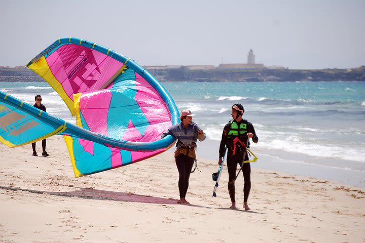 Kitesurfing course for all levels image