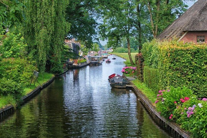 Private Giethoorn & Zaanse Schans Windmills Sightseeing Tour from Amsterdam image