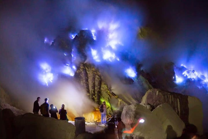 Kawah Ijen Blue Fire Tour - Share Package image