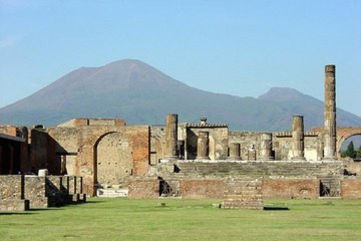 Pompeii Guided Two-Hour Tour With A Real Archaelogist - SKIP THE LINE image