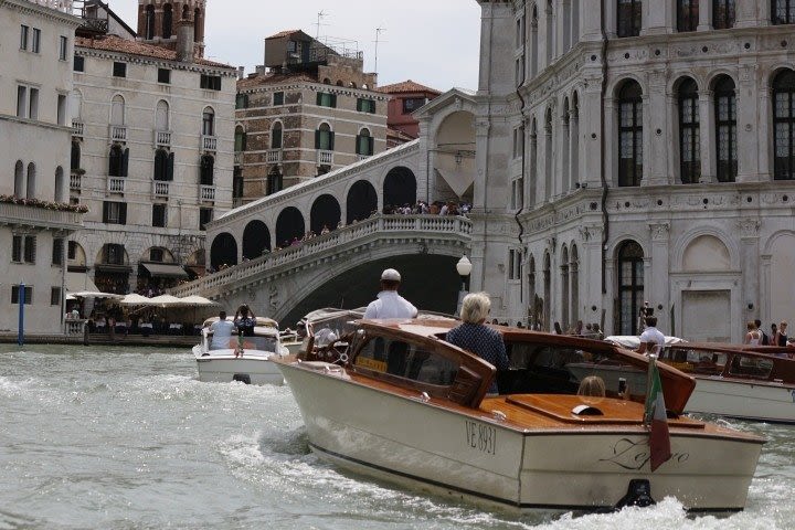 Private transfer chauffeur service, from Venice airport to the main car terminal image