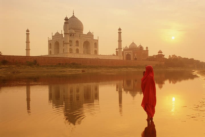 Dawn In The Beauty of Taj - By Car From Delhi (All Inclusive Tour) image