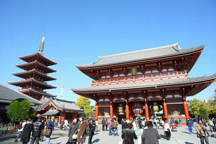 Private Walking Tour of Tsukiji and Hamarikyu Garden with a Water Bus Ride to Asakusa image