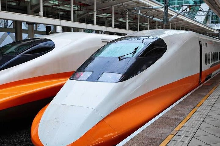 Xian to Shanghai Bullet Train Ticket with North Railway Station Transfer image