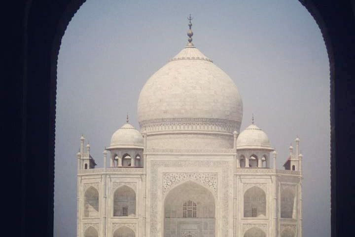 Day Trip to Taj Mahal and Agra Fort - By Car image