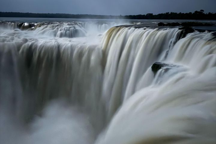 2-Day Iguazu Falls Moonlight Tour image