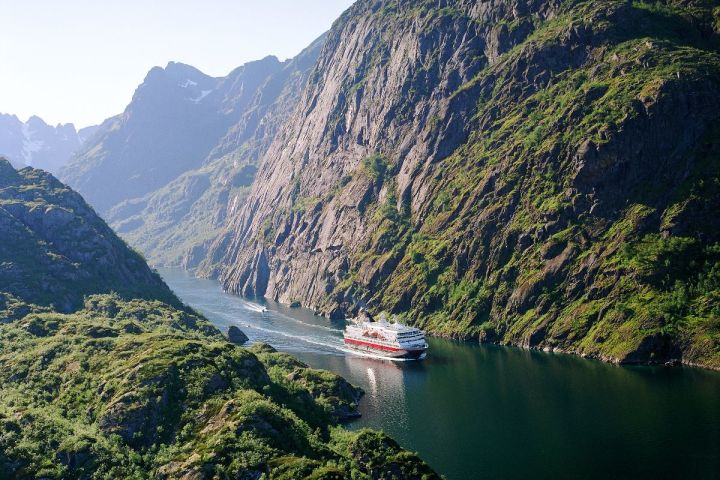 Svolvær: Lofoten Day Tour & Hurtigruten Cruise into Trollfjord image