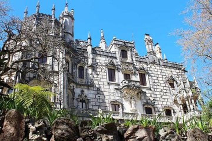 From Lisbon To Sintra (All palaces sight seeing tour) 2-4 pax image