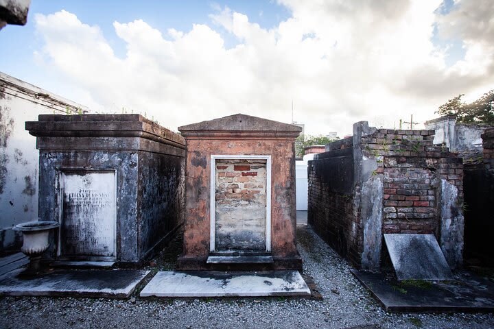 St. Louis Cemetery No. 1 Official Walking Tour - Enters the Cemetery image