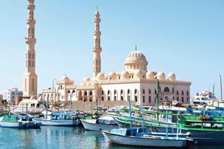 Shore Excursion Private Tour: Hurghada City Sightseeing from Safaga Port image