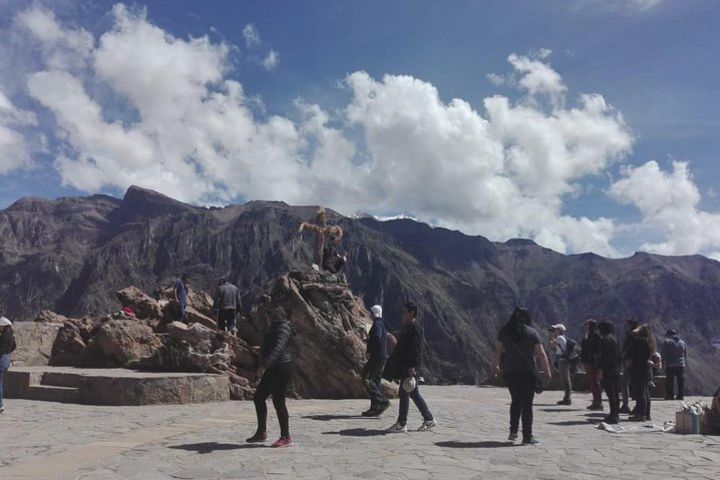 Colca Canyon Sightseeing Tour 2D1N and Transfer to Puno image