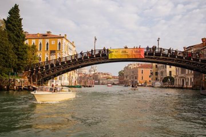 Small Group Motorboat Cruise: Grand Canal & Basilica San Giorgio Maggiore image