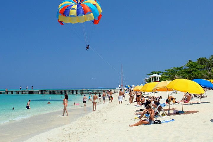 Falmouth 5-Hour Shore Excursion: Doctor's Cave Beach Private Tour image