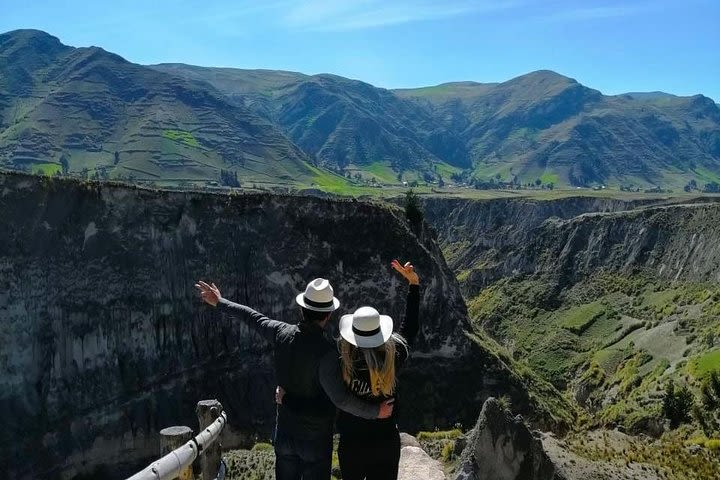 Quilotoa Full Day Tour - All included with Quito pick up & drop off image