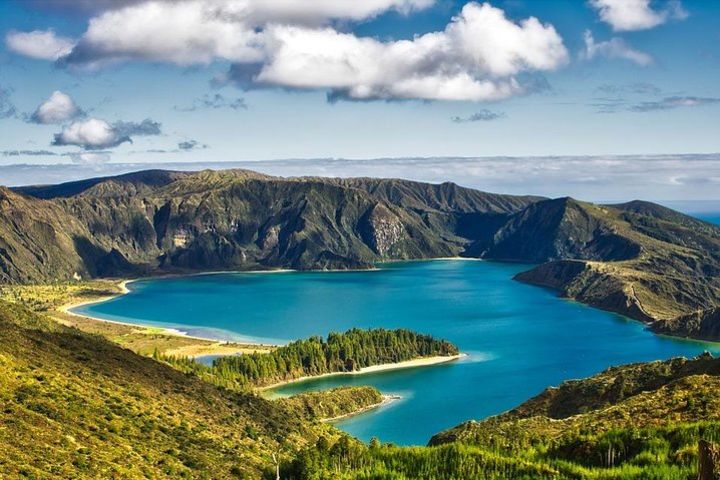 Van Tour Sete Cidades + Lagoa do Fogo Full-Day image