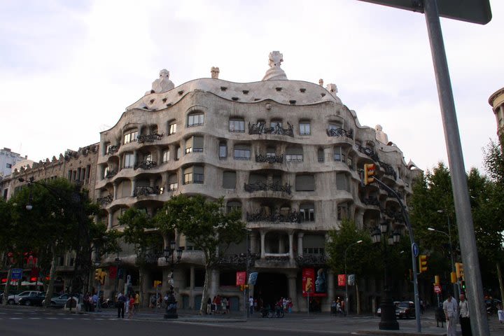 Barcelona Half-day Tour With Local Driver-guide image