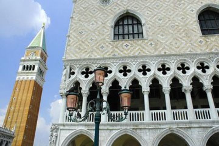 Public Tour: Power and Religion in Venice image