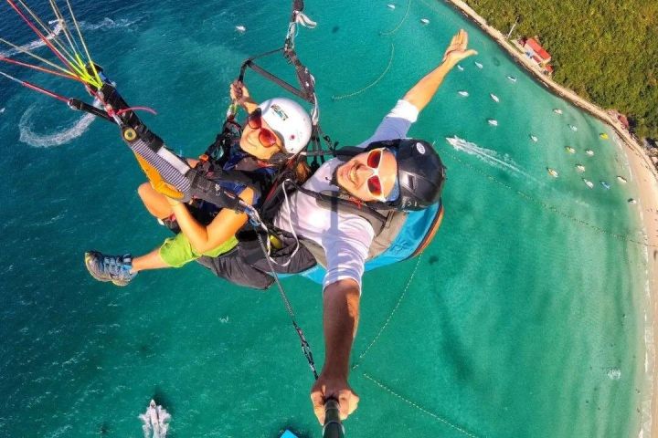Koh Larn Tandem Paragliding Adventure image