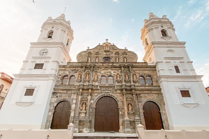 Sightseeing: Legends of Casco Viejo image