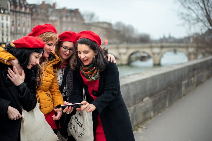 2h PHOTO GAME and REPORTAGE with a local pro photographer image