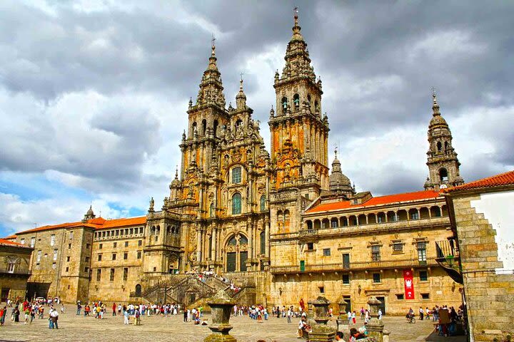 Day tour to Fatima and Santiago de Compostela from Lisbon image