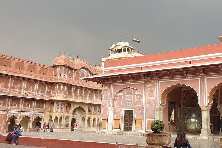 Jaipur: Full Day City Tour with transfers Included image