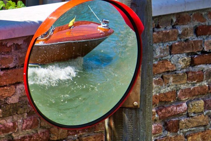 Venice through the eyes of a Venetian - walk and luxurious private water taxi  image