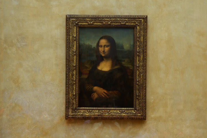 Discover the secrets of the Louvre image