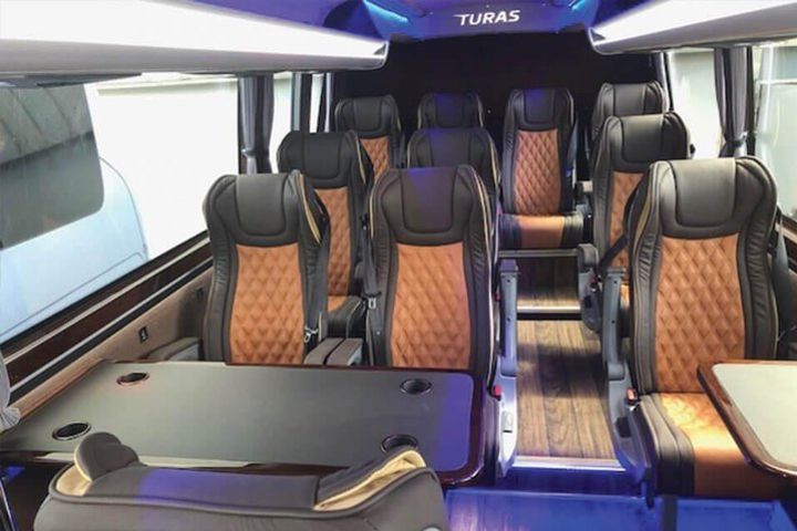 Dublin Airport To Dublin City -vip Mini Bus Transfers image