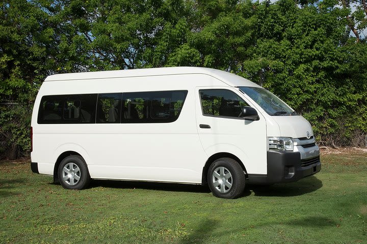 Couples Negril Private Airport Transfers image