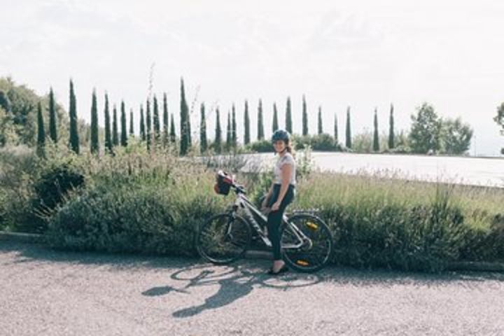 Bike tour in Tuscany with wine tasting image