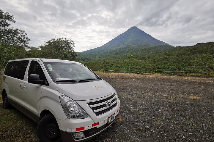 Transporte Privado La Fortuna - Tamarindo y alrededores image