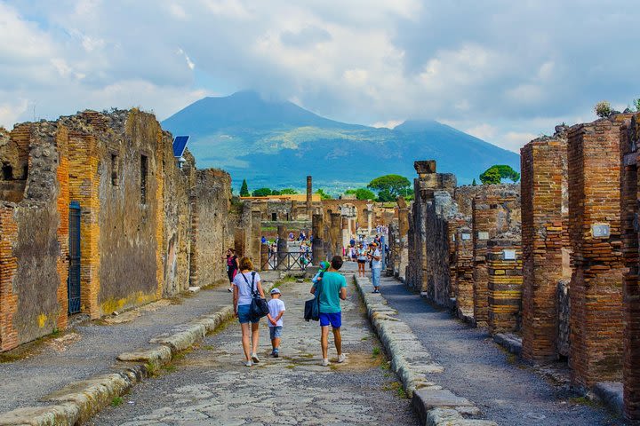 Explore Naples, Pompeii and Amalfi - Multi day tour  image